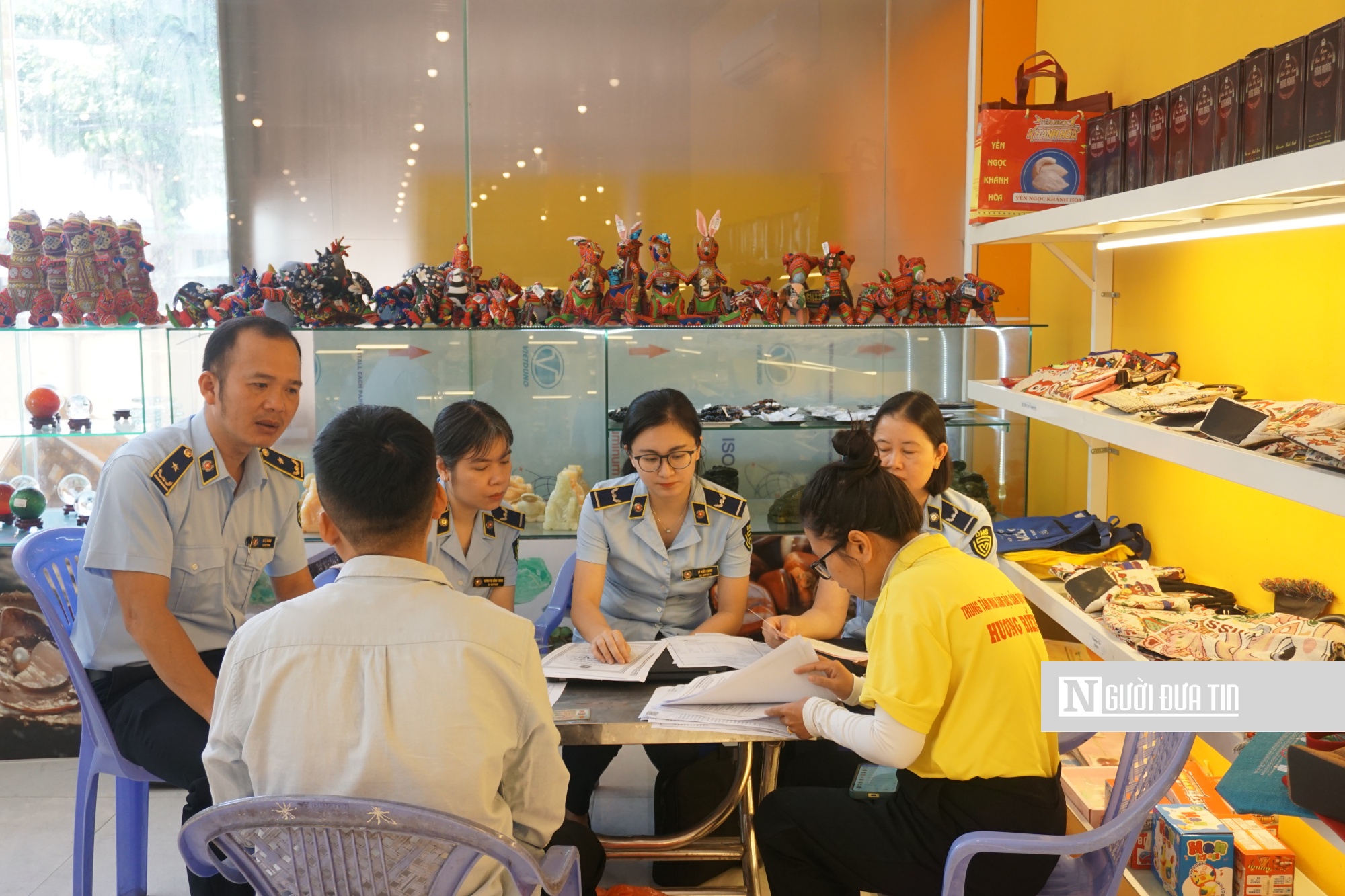 Quản lý thị trường Gia Lai kiểm tra, giám sát các cơ sở kinh doanh phục vụ Năm Du lịch quốc gia- Ảnh 2.