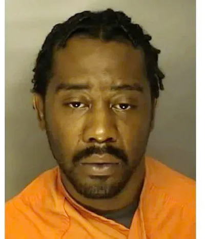 Nam ca sĩ 29 tuổi bị bắt tạm giam v&igrave; bạo lực gia đ&igrave;nh - Ảnh 1.