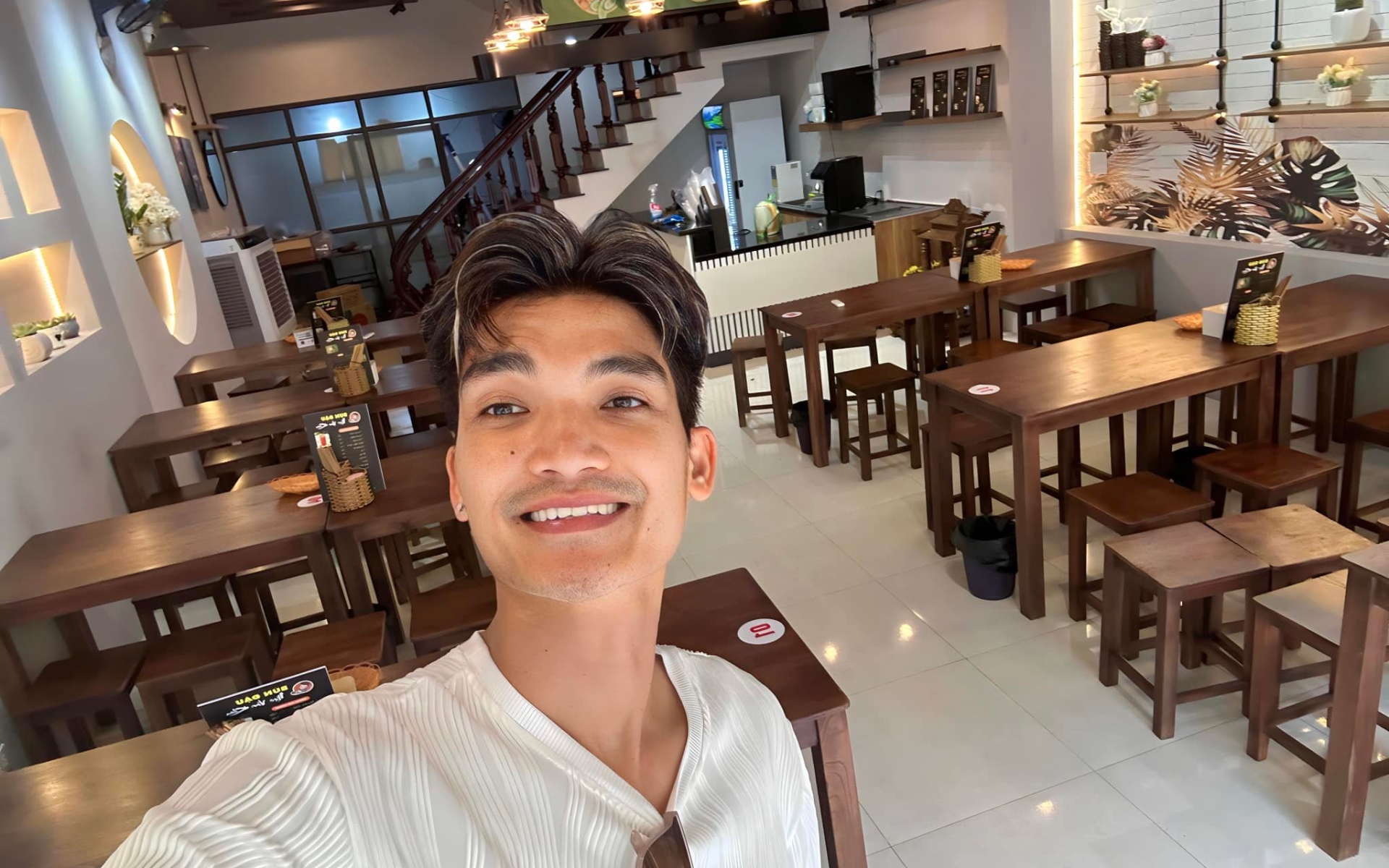 Mạc Văn Khoa: Từ vai phản diện mới đến sự thật về chuỗi bún đậu mắm tôm