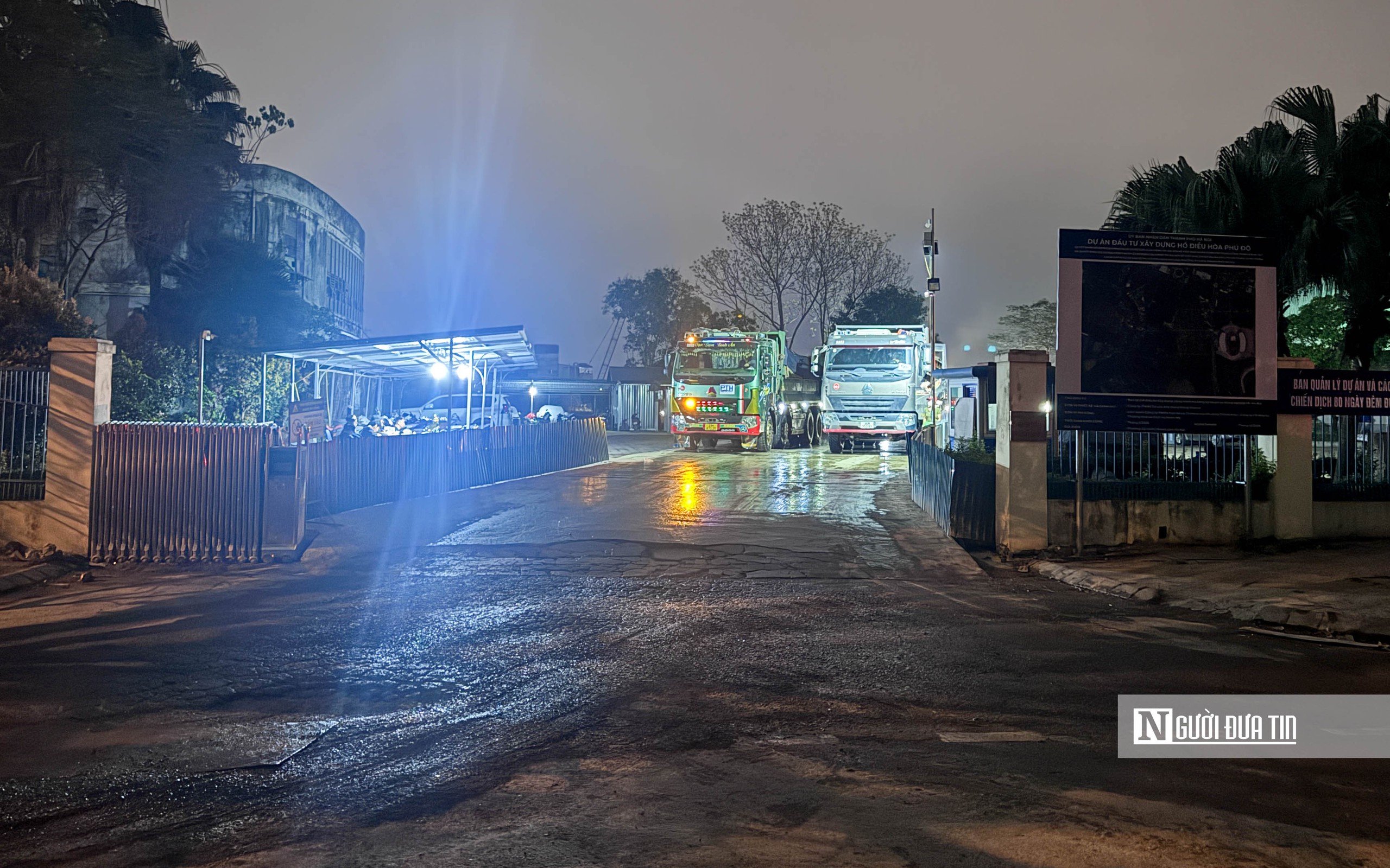 Hà Nội: CSGT kiểm tra, giám sát hoạt động vận tải chở đất, phế thải từ cổng - Ảnh 12.