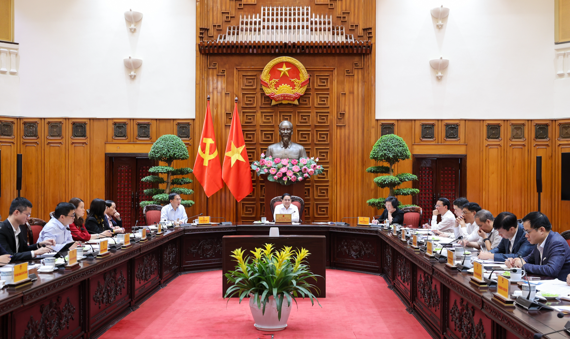 Thủ tướng: Sớm xây dựng kho dự trữ xăng dầu chiến lược tại Nghi Sơn - Ảnh 2.