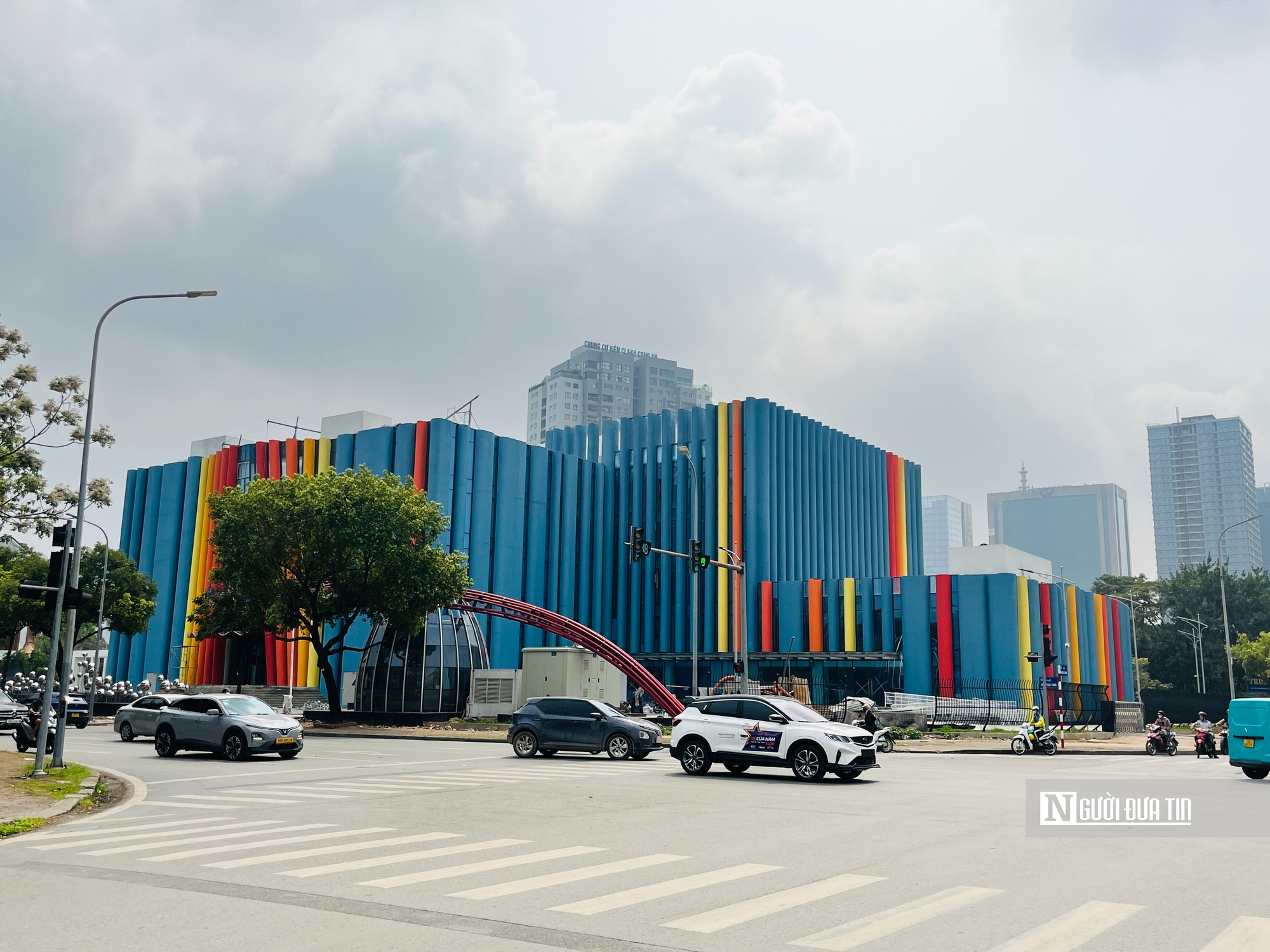 Cận cảnh kiến trúc độc đáo của Nhà hát Tuổi Trẻ cơ sở 2 giữa lòng Hà Nội - Ảnh 4.