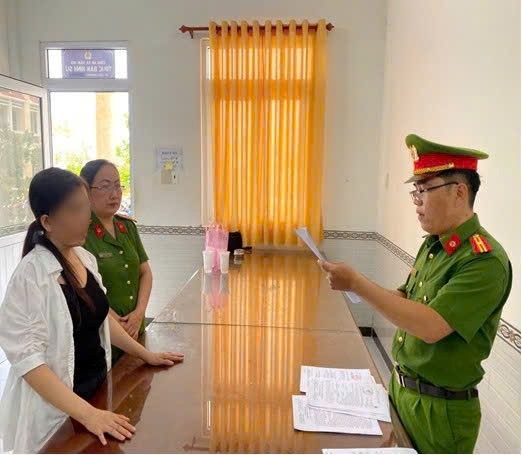 Bắt tạm giam chủ hụi lừa đảo chiếm đoạt hơn 2 tỷ đồng - Ảnh 1.