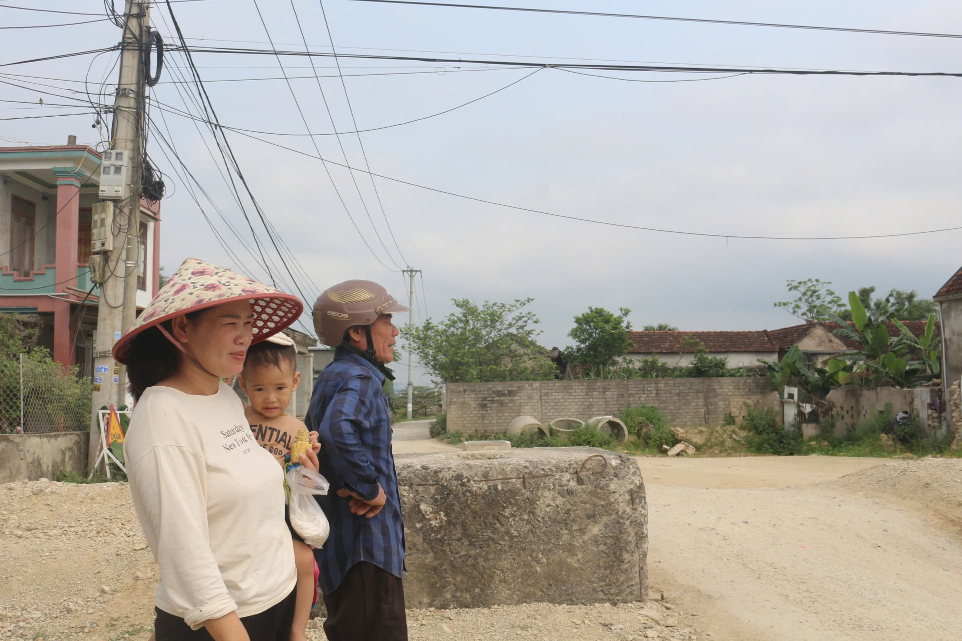 3 ngôi nhà “án ngữ”, đường 130 tỷ dang dở chưa thể thông tuyến- Ảnh 2.