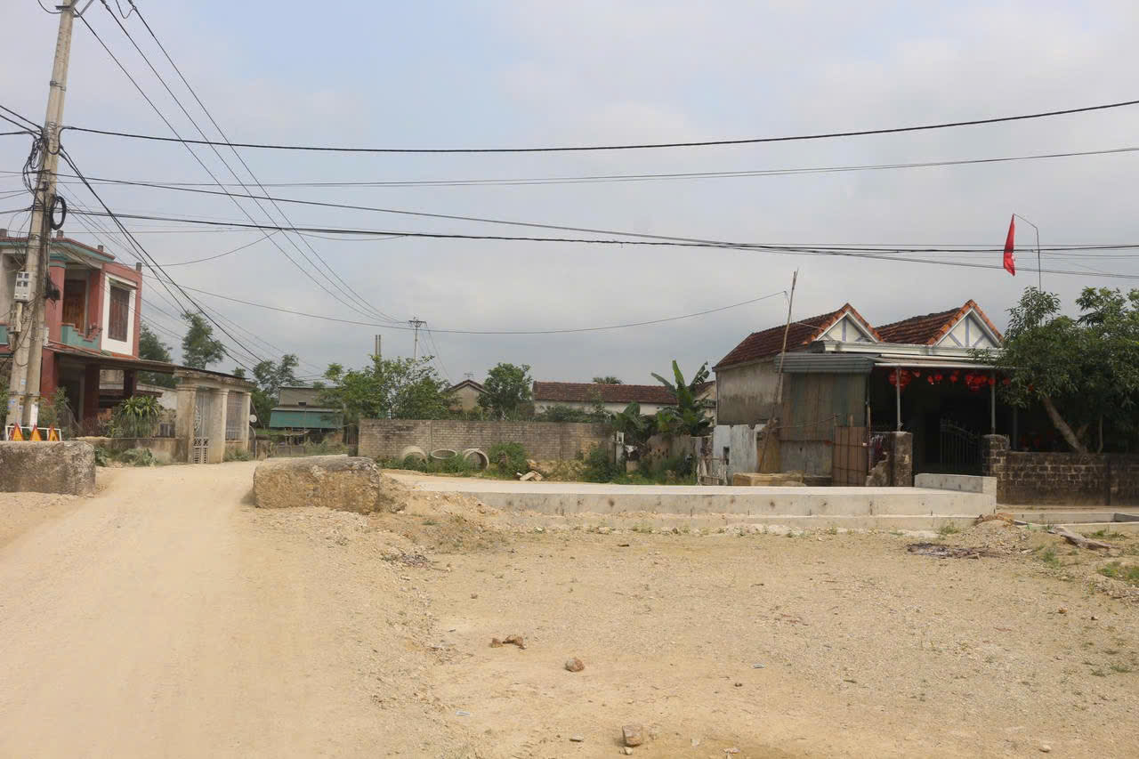 3 ngôi nhà “án ngữ”, đường 130 tỷ dang dở chưa thể thông tuyến- Ảnh 4.