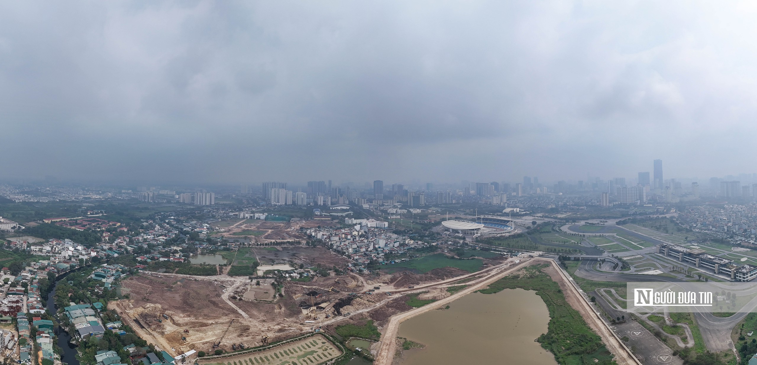 Hà Nội: CSGT kiểm tra, giám sát hoạt động vận tải chở đất, phế thải từ cổng - Ảnh 1.