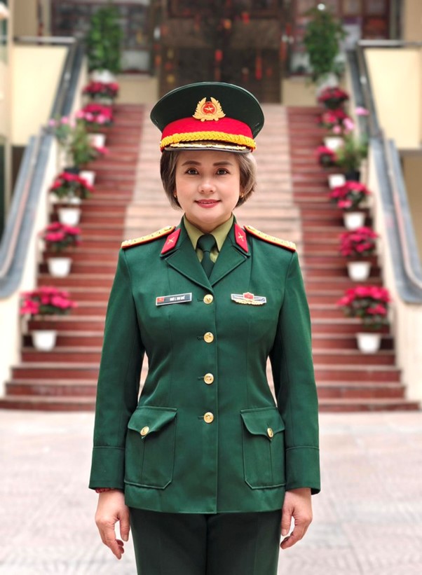 2 nữ NSND c&oacute; m&aacute;i t&oacute;c bạc tự nhi&ecirc;n: Người l&agrave; Đại t&aacute;, người đi qua bạo bệnh để học c&aacute;ch sống vui - Ảnh 2.