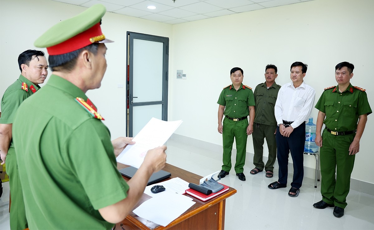 Bắt tạm giam đối tượng mua bán trái phép hóa đơn, chứng từ - Ảnh 1.