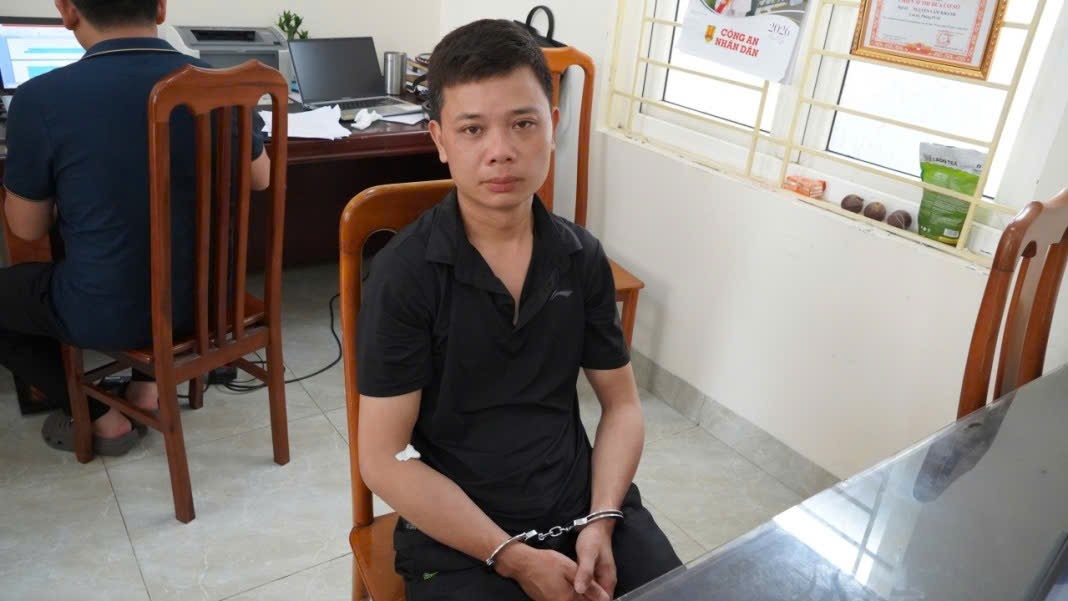 Khởi tố đối tượng dùng súng tự chế sát hại mẹ vợ và tài xế taxi- Ảnh 1.