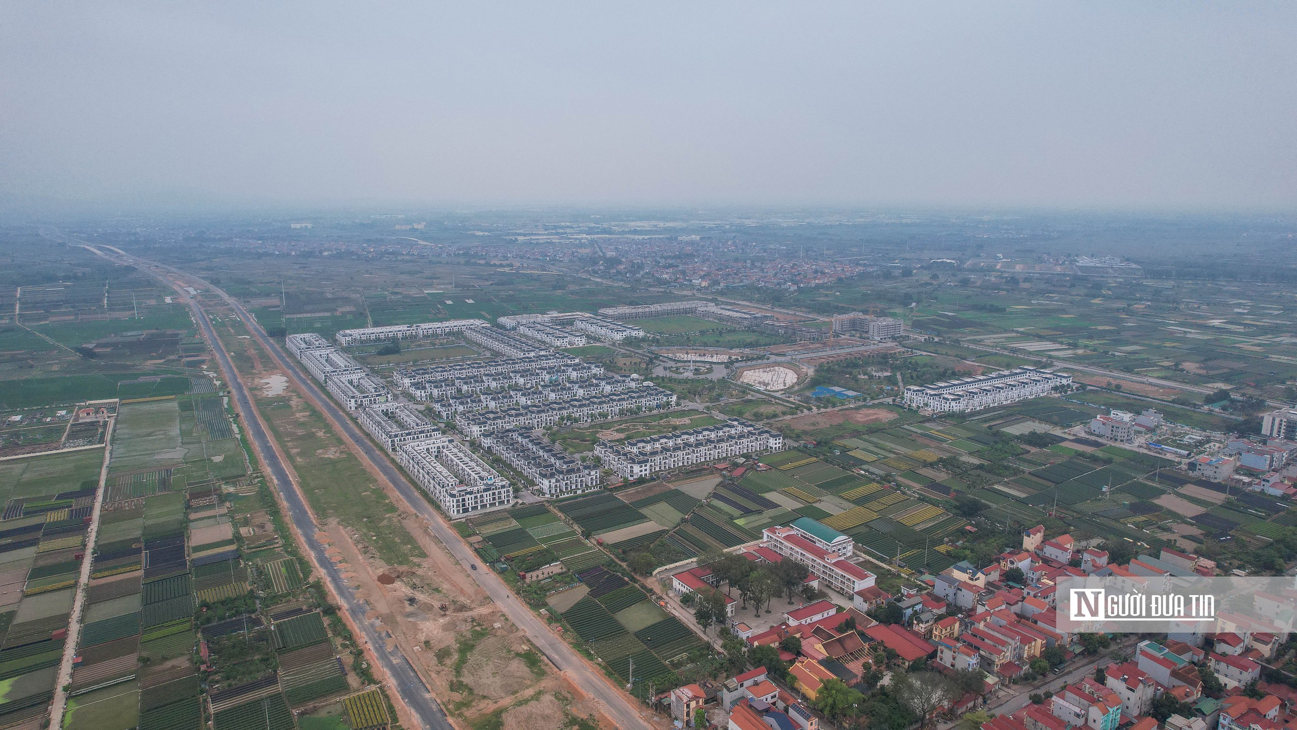 Hà Nội: Cỏ mọc bên trong hàng trăm biệt thự cạnh đường Vành đai 4- Ảnh 11. Hà Nội: Cỏ mọc bên trong hàng trăm biệt thự cạnh đường Vành đai 4- Ảnh 11.