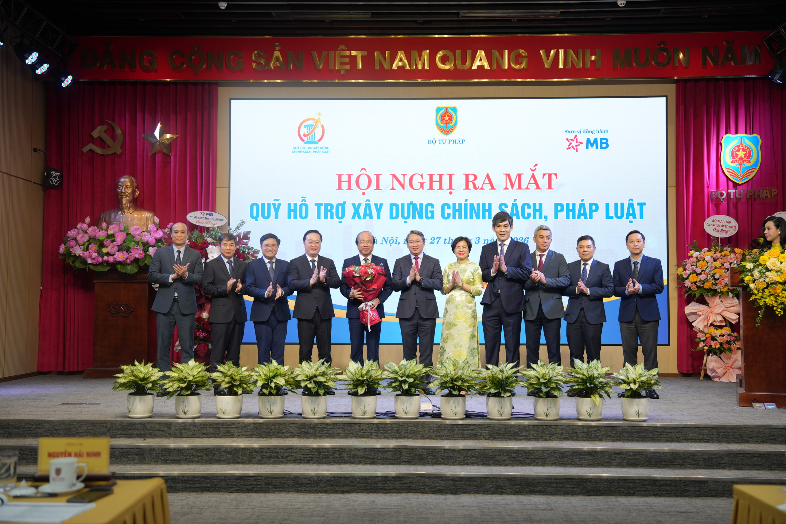 Ra mắt Quỹ hỗ trợ xây dựng chính sách, pháp luật- Ảnh 1.