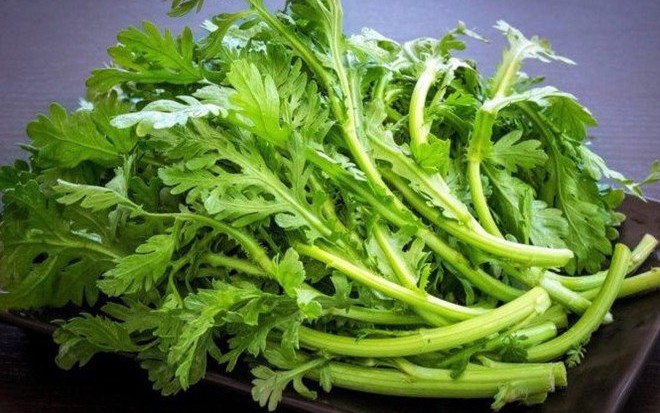 Rau Cải Cúc: Từ 'Món Ăn Hoàng Đế' Đến Công Dụng Tuyệt Vời Cho Sức Khỏe