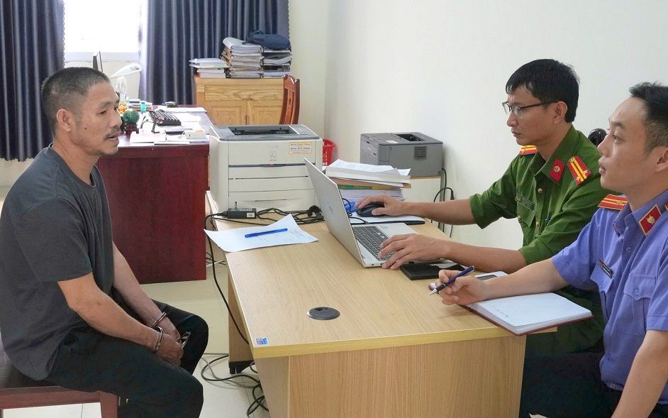 Nghệ An: Người đàn ông dùng búa tấn công cảnh sát giao thông khi bị xử lý vi phạm