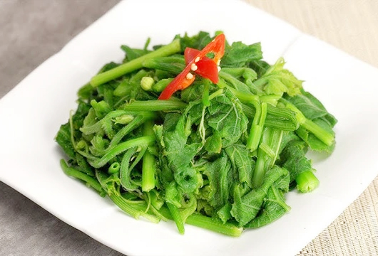 Loại rau xào tỏi vạn người mê, "nhẹ bụng mà nhiều giá trị"- Ảnh 2. Loại rau xào tỏi vạn người mê, "nhẹ bụng mà nhiều giá trị"- Ảnh 2.