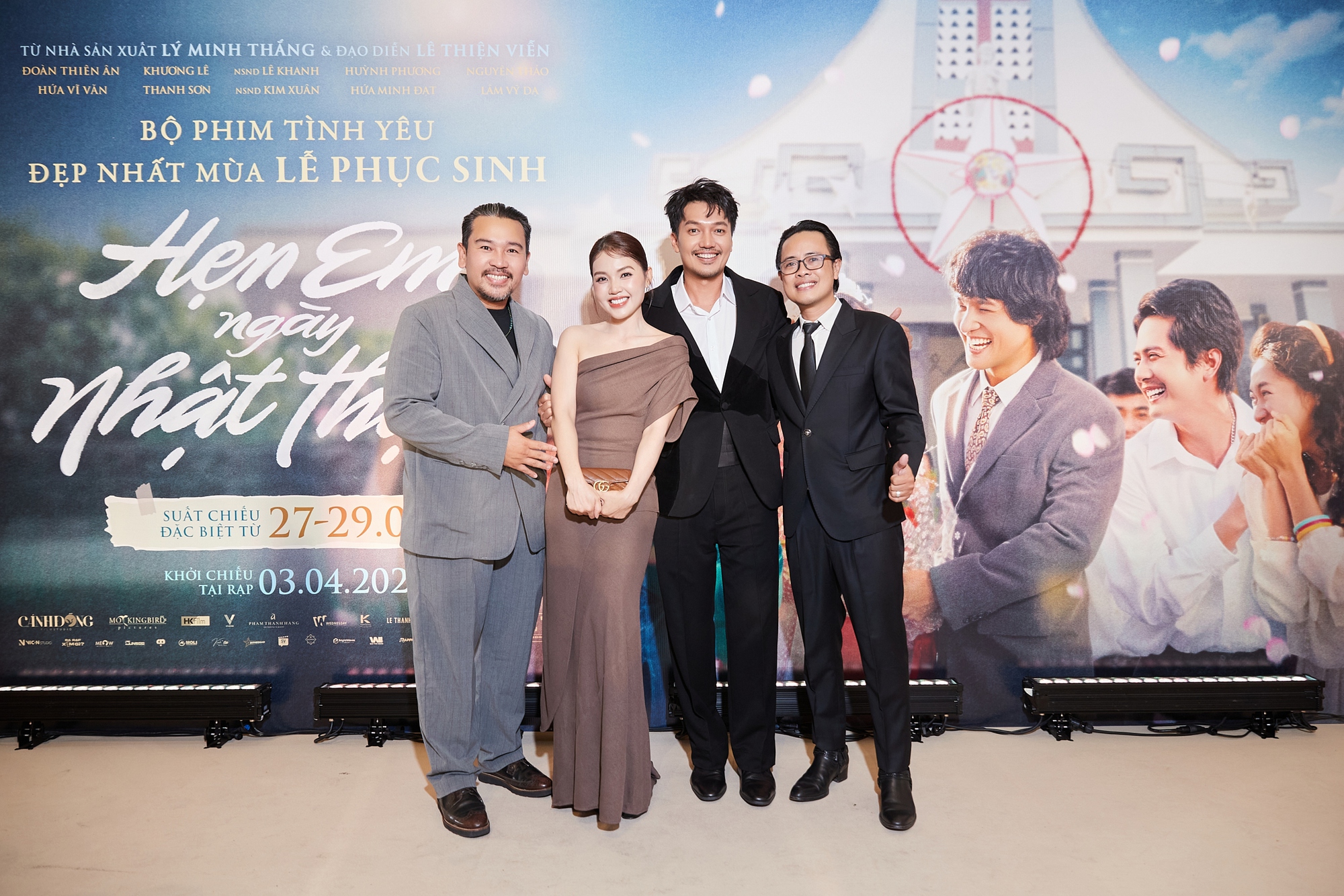 Đạo diễn Lê Thiện Viễn xúc động khi dàn sao Vbiz ủng hộ phim mới - Ảnh 3. Đạo diễn Lê Thiện Viễn xúc động khi dàn sao Vbiz ủng hộ phim mới - Ảnh 3.