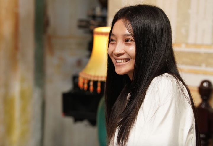 Nhan sắc dịu d&agrave;ng của nữ diễn vi&ecirc;n đ&oacute;ng cảnh g&acirc;y &aacute;m ảnh trong Quỷ nhập tr&agrave;ng 2 - Ảnh 2.