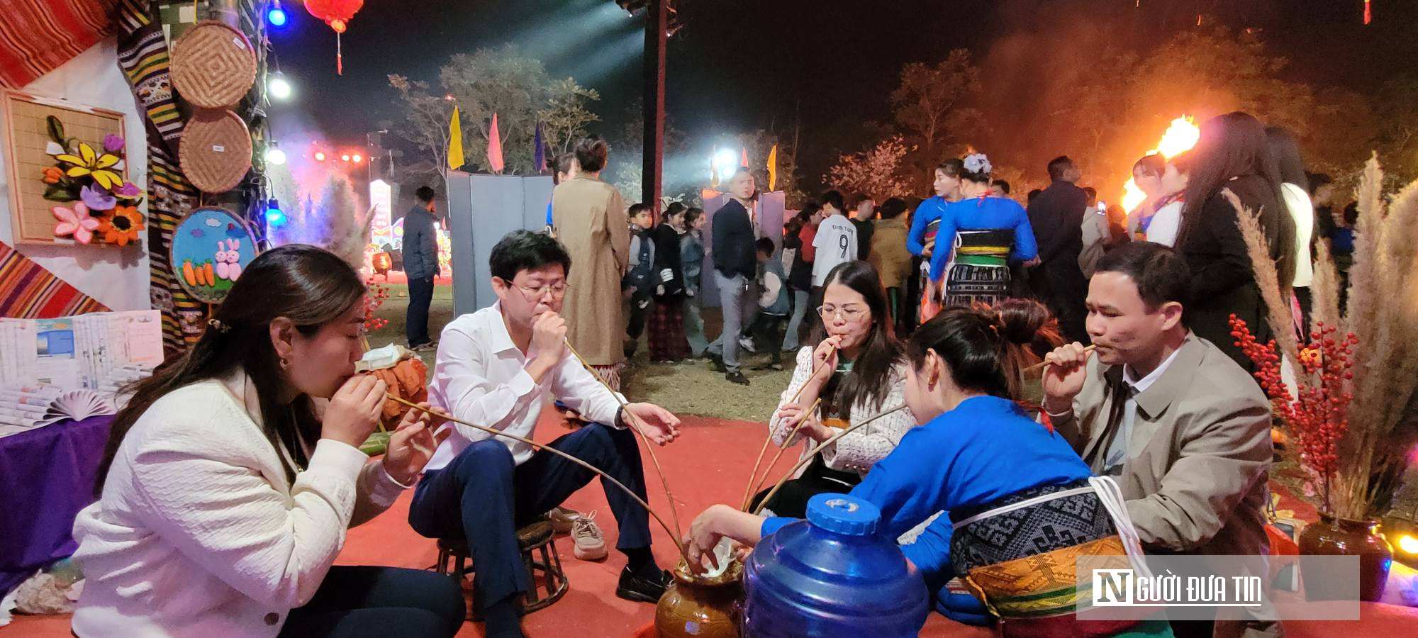 H&agrave;ng ng&agrave;n người trẩy hội Mường Xia nơi bi&ecirc;n viễn xứ Thanh- Ảnh 9.