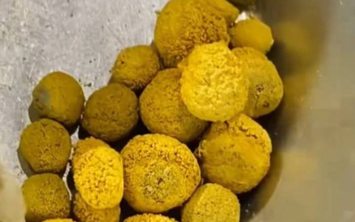 Người phụ nữ đãi vàng sông Mekong gây bất ngờ với khối vàng cục giá trị 160 triệu đồng