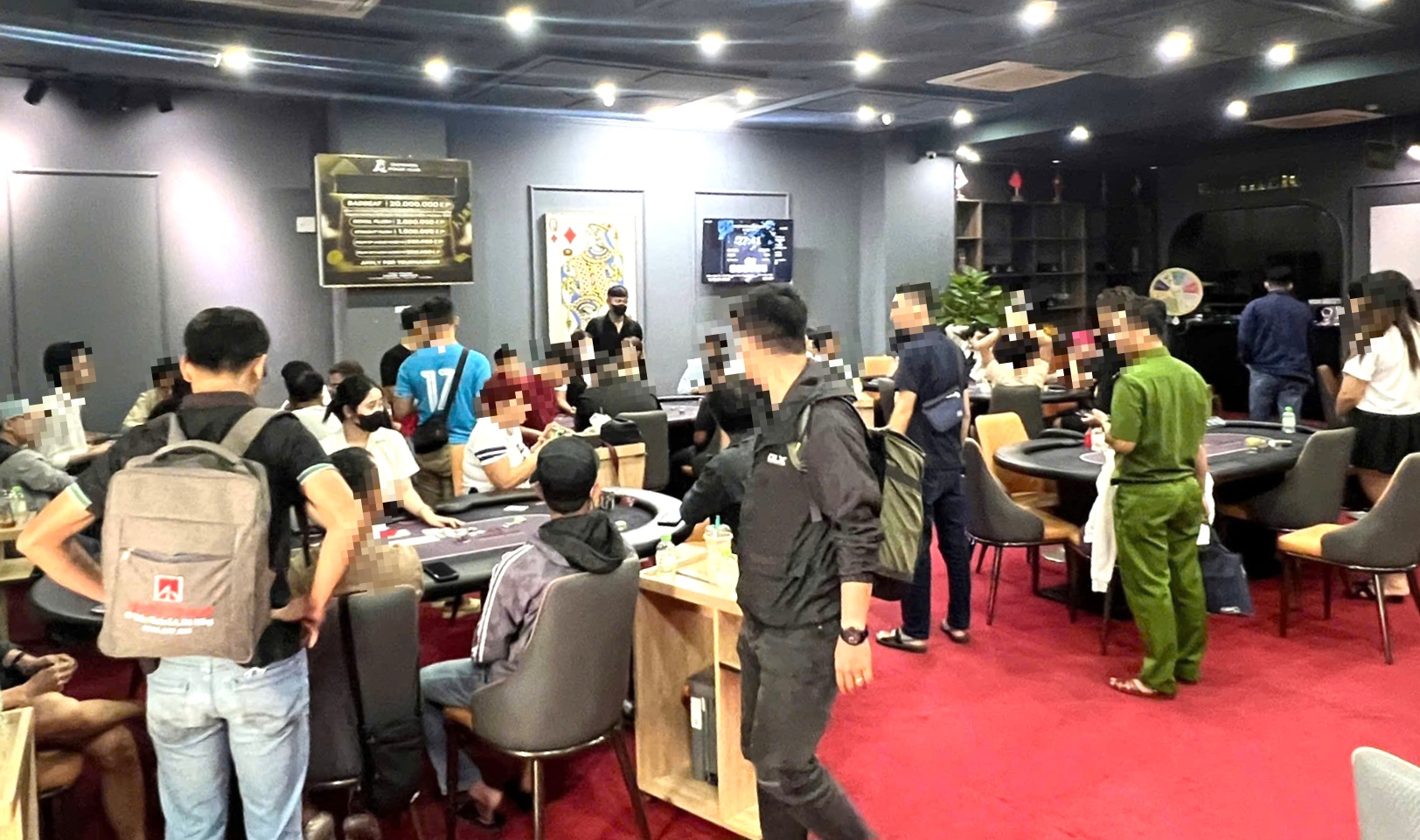 Danh tính chủ nhiệm CLB núp bóng thể thao, tổ chức poker đánh bạc trong khách sạn vừa bị bắt- Ảnh 1.