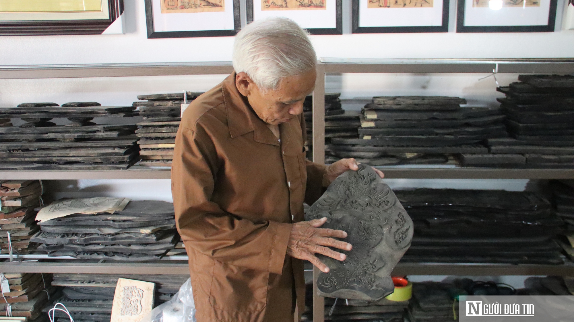 Bộ khuôn tranh khắc gỗ 200 năm tuổi được trả 200 triệu chủ nhà không bán - Ảnh 3.