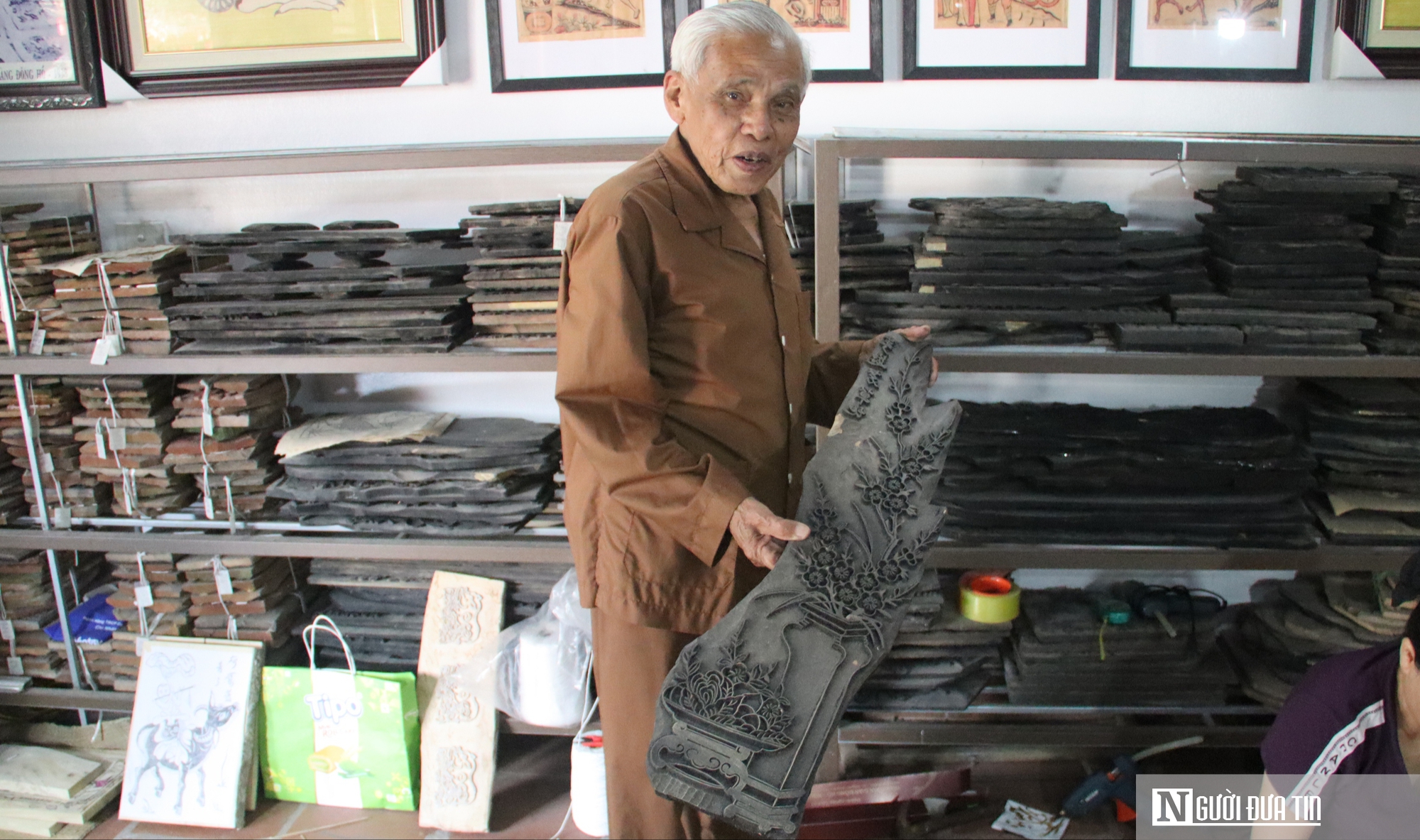 Bộ khuôn tranh khắc gỗ 200 năm tuổi được trả 200 triệu chủ nhà không bán - Ảnh 6.