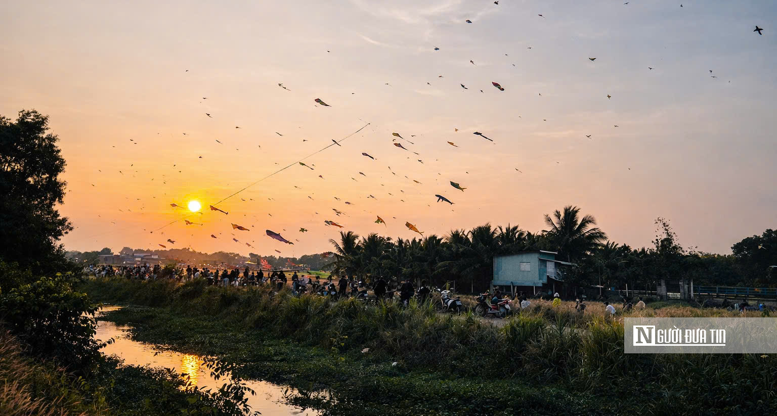 Nhộn nhịp điểm thả diều cuối tuần tại Gò Kén- Ảnh 1.