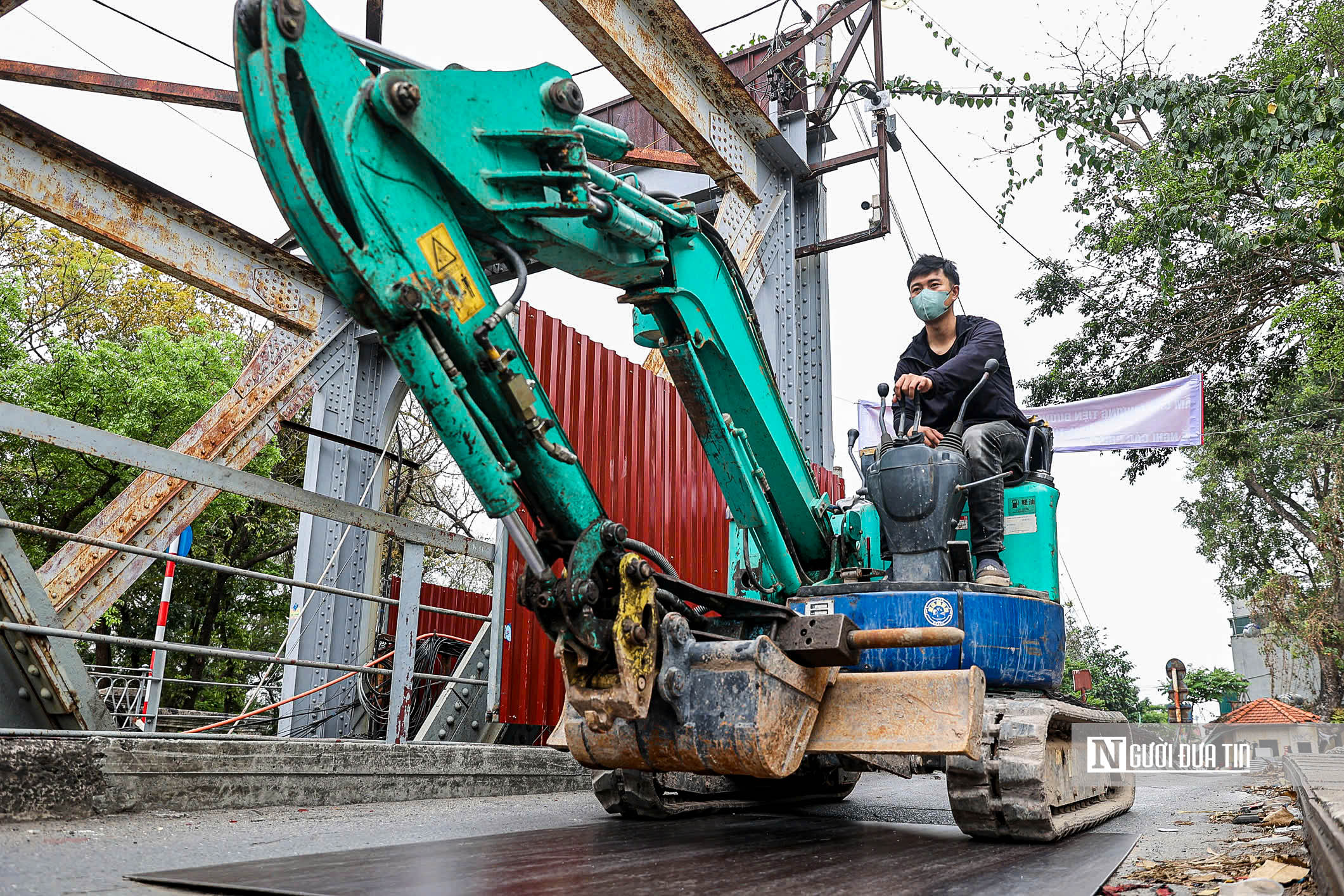 H&agrave; Nội: R&agrave;o chắn tu sửa cầu Long Bi&ecirc;n- Ảnh 5.