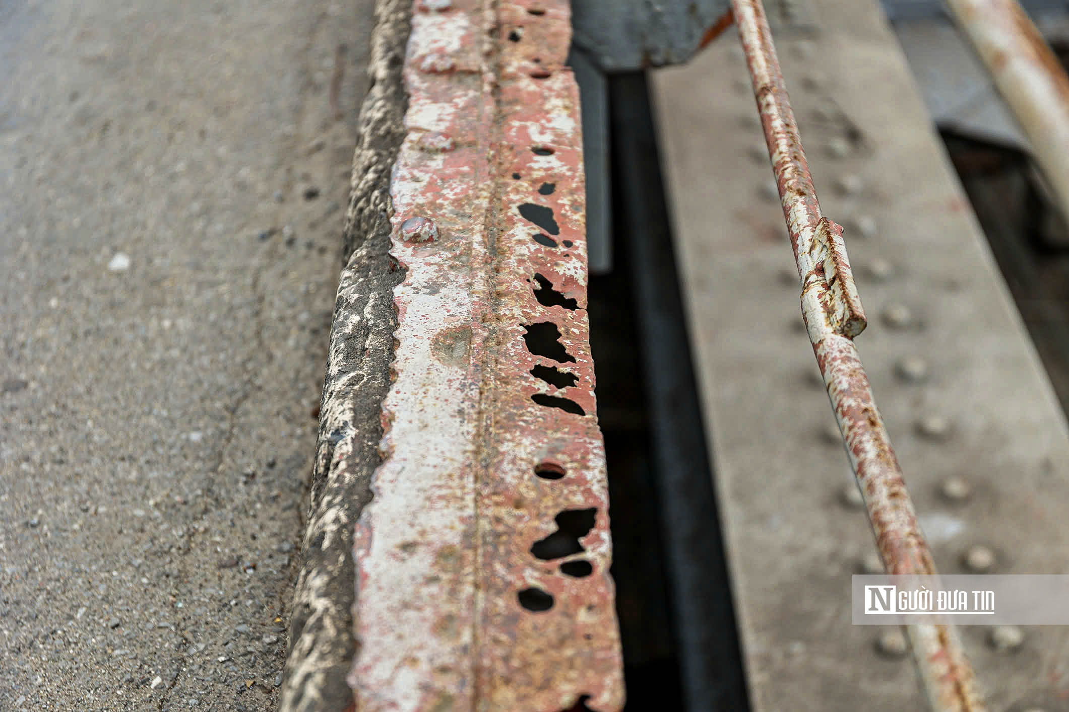 H&agrave; Nội: R&agrave;o chắn tu sửa cầu Long Bi&ecirc;n- Ảnh 9.