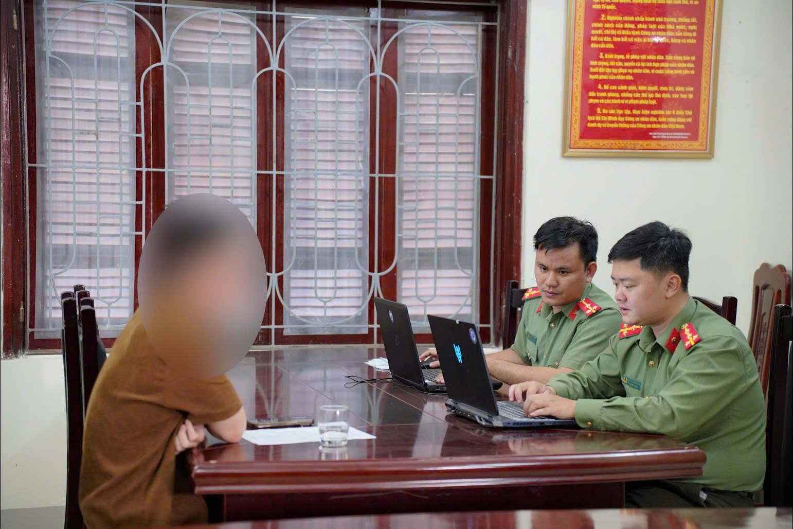 Đăng tin giả bằng AI, quản trị viên Fanpage 