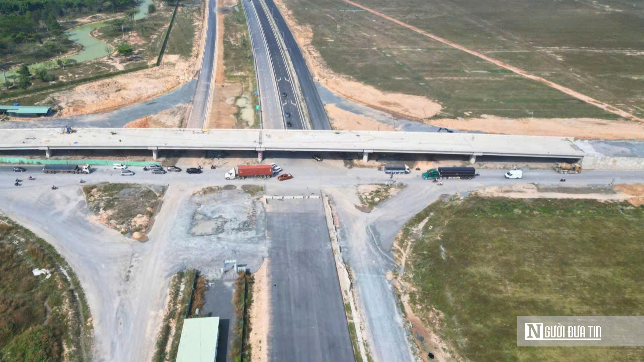 Đồng Nai quyết liệt gỡ vướng mặt bằng đường 25B, 25C, quyết tâm hoàn thành trong tháng 3/2026- Ảnh 2. Đồng Nai quyết liệt gỡ vướng mặt bằng đường 25B, 25C, quyết tâm hoàn thành trong tháng 3/2026- Ảnh 2.