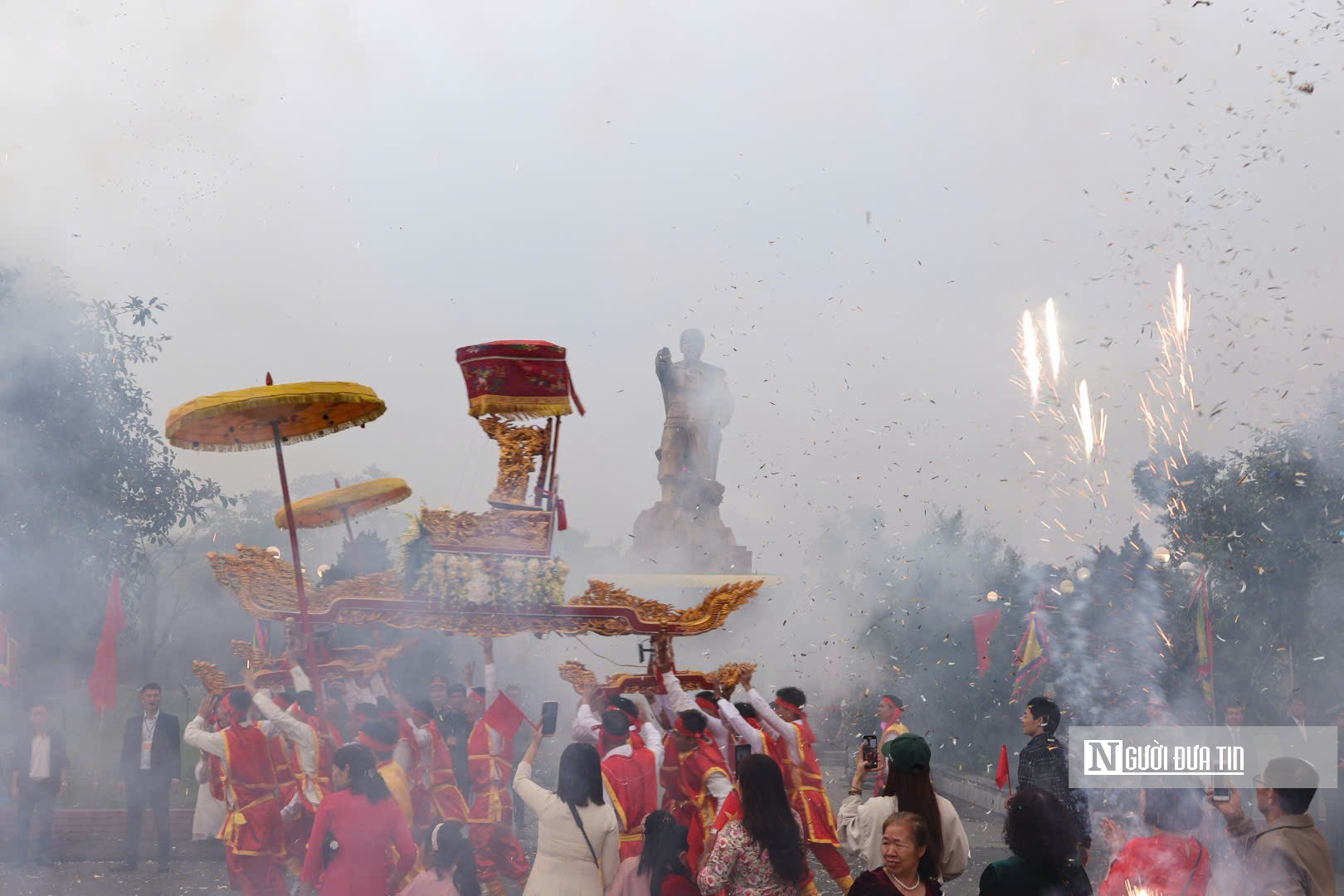 H&agrave;ng ngh&igrave;n người về khai hội Từ Lương X&acirc;m- Ảnh 2.