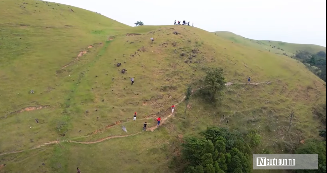 Điểm săn mây đẹp mê hồn trên đỉnh Pù Xèo, 'Tà Xùa thứ hai' ở xứ Thanh vẫn chưa được nhiều người biết đến- Ảnh 1. Điểm săn mây đẹp mê hồn trên đỉnh Pù Xèo, 'Tà Xùa thứ hai' ở xứ Thanh vẫn chưa được nhiều người biết đến- Ảnh 1.