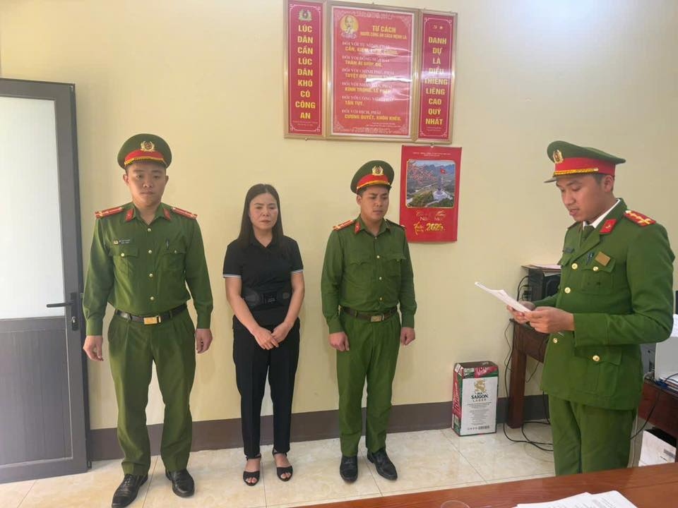 Khởi tố người phụ nữ cho vay lãi nặng lên tới 182%/năm - Ảnh 1.