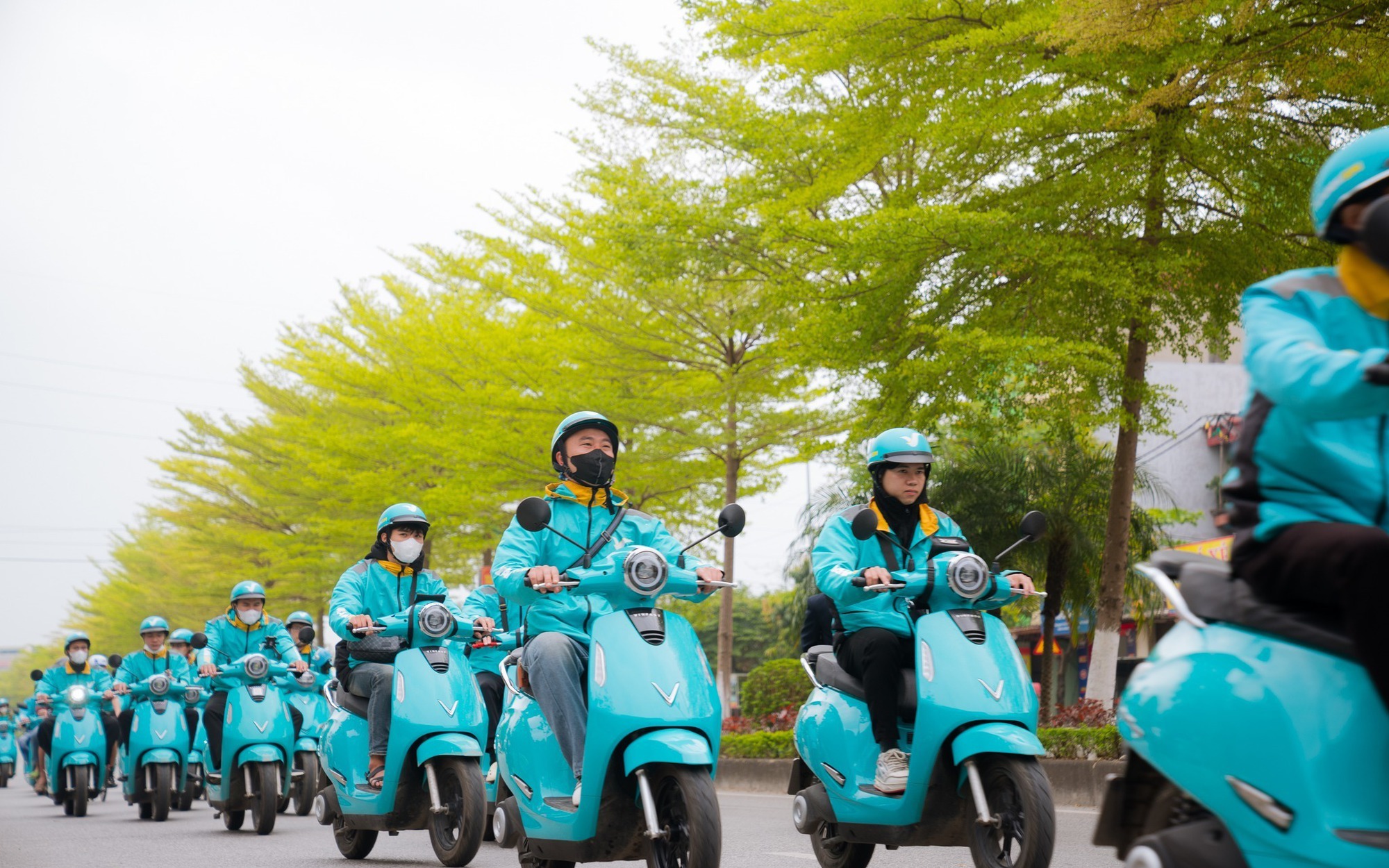 Tài xế công nghệ 'bội thu' nhờ chính sách miễn phí pin và chia sẻ doanh thu cao
