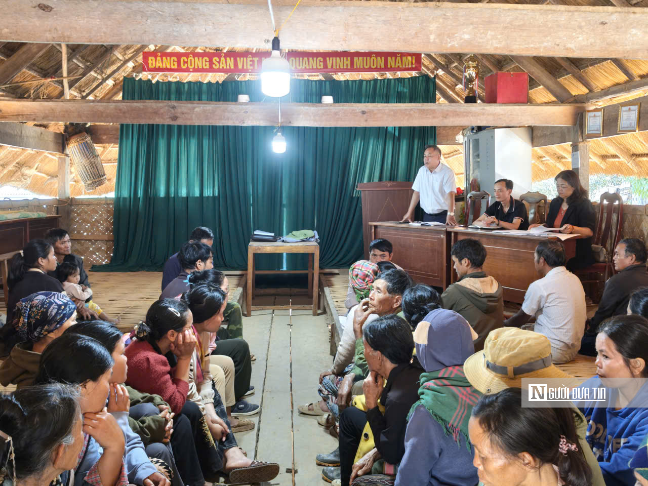 Quảng Ng&atilde;i: Phổ biến ph&aacute;p luật cho người d&acirc;n v&ugrave;ng bi&ecirc;n giới, ngăn ngừa hủ tục lạc hậu- Ảnh 1.