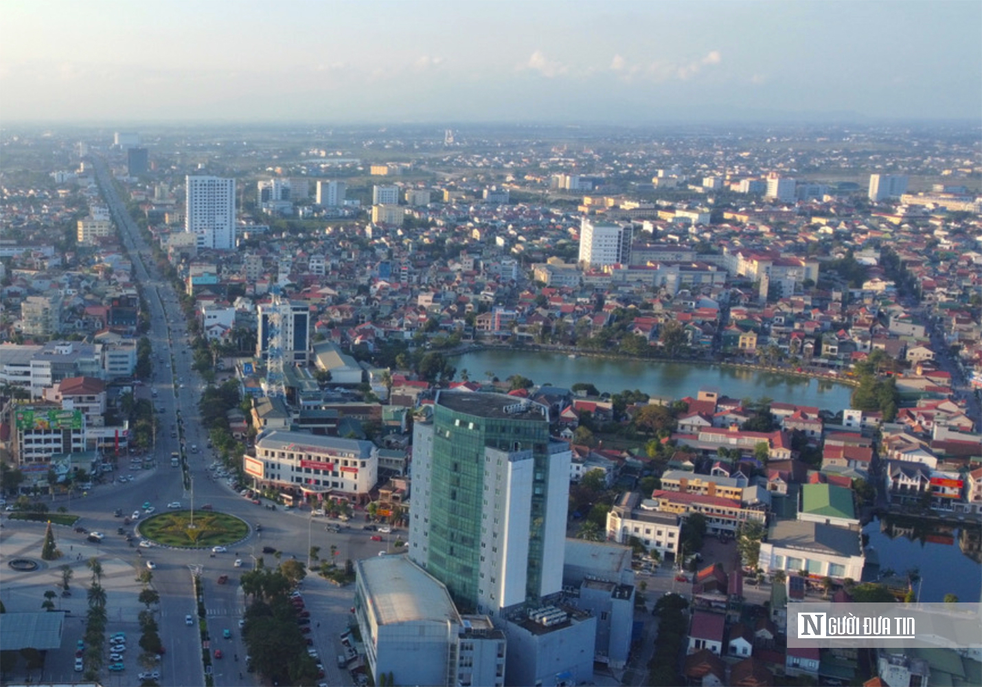 Hà Tĩnh: Thúc đẩy tăng trưởng kinh tế nhanh và bền vững, phấn đấu tăng trưởng bình quân trên 10%/năm- Ảnh 3. Hà Tĩnh: Thúc đẩy tăng trưởng kinh tế nhanh và bền vững, phấn đấu tăng trưởng bình quân trên 10%/năm- Ảnh 3.