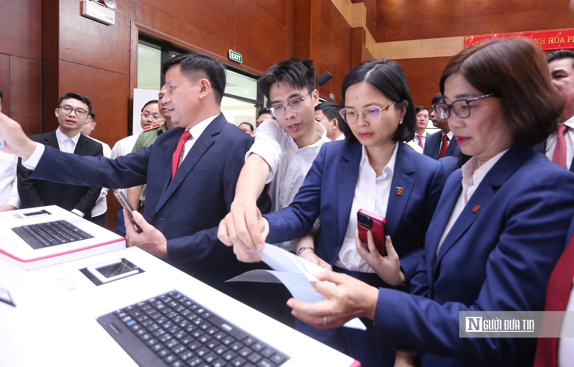 Ứng dụng công nghệ số - Kiosk thông minh cấp bản sao điện tử cho người dân- Ảnh 3.