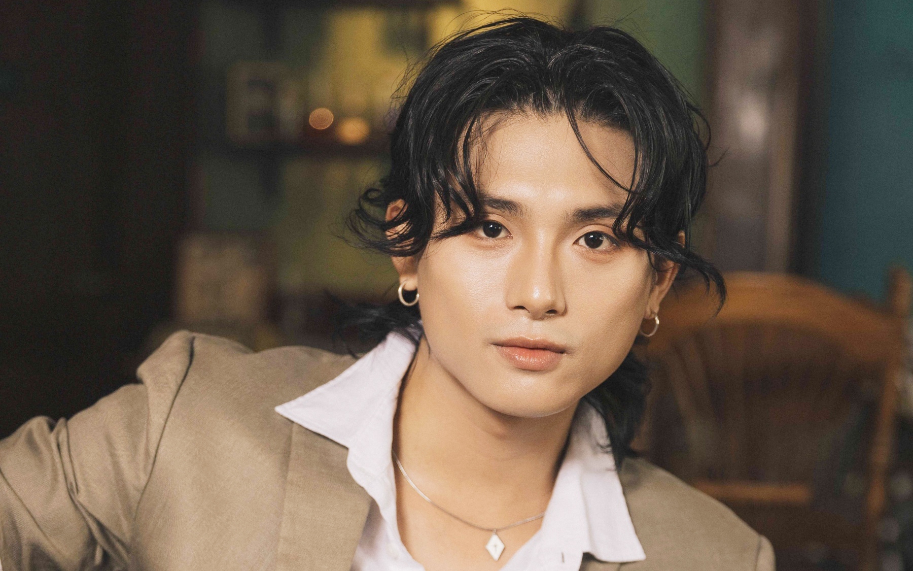 Grey D trở lại sau 2 năm 'ở ẩn' với ca khúc 'Hóa ra...' và album đầu tay