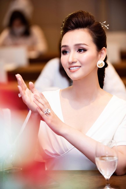 Cuộc sống an y&ecirc;n, tự tại trong biệt thự triệu đ&ocirc; của "nữ diễn vi&ecirc;n xinh đẹp, gi&agrave;u c&oacute; bậc nhất miền Bắc" - Ảnh 3.