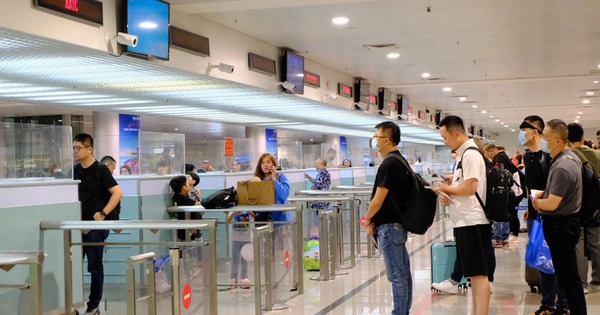 Bộ Tài chính ban hành Thông tư mới về phí, lệ phí xuất nhập cảnh và cư trú