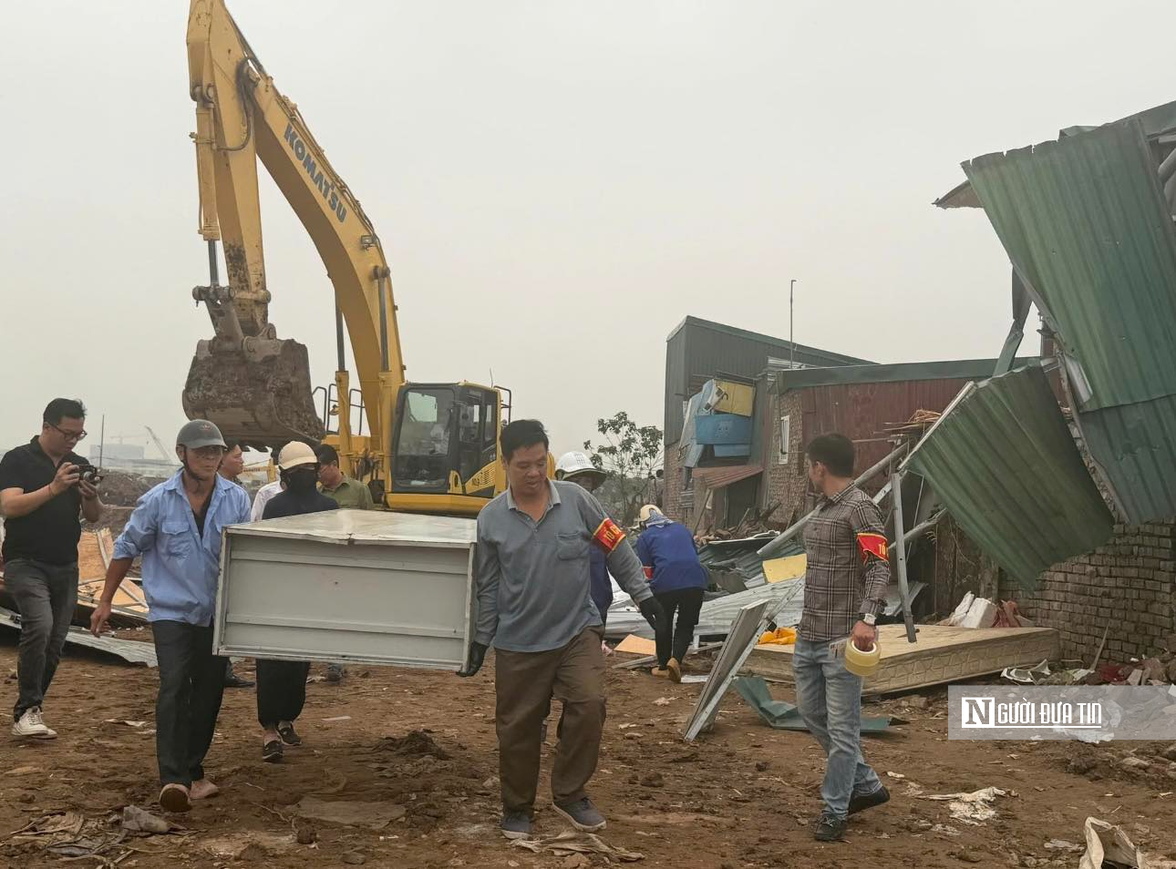 Cưỡng chế c&ocirc;ng tr&igrave;nh vi phạm bảo đảm tiến độ dự &aacute;n hồ điều ho&agrave; Ph&uacute; Đ&ocirc;- Ảnh 2.