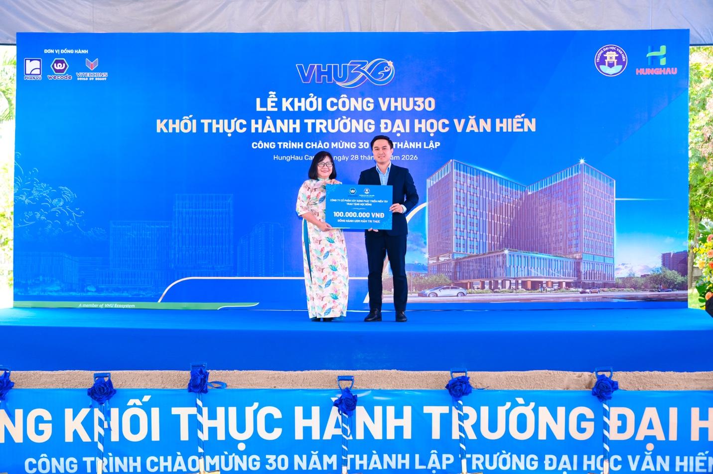 Trường Đại học Văn Hiến khởi công Khối Thực hành VHU30 - Ảnh 4.