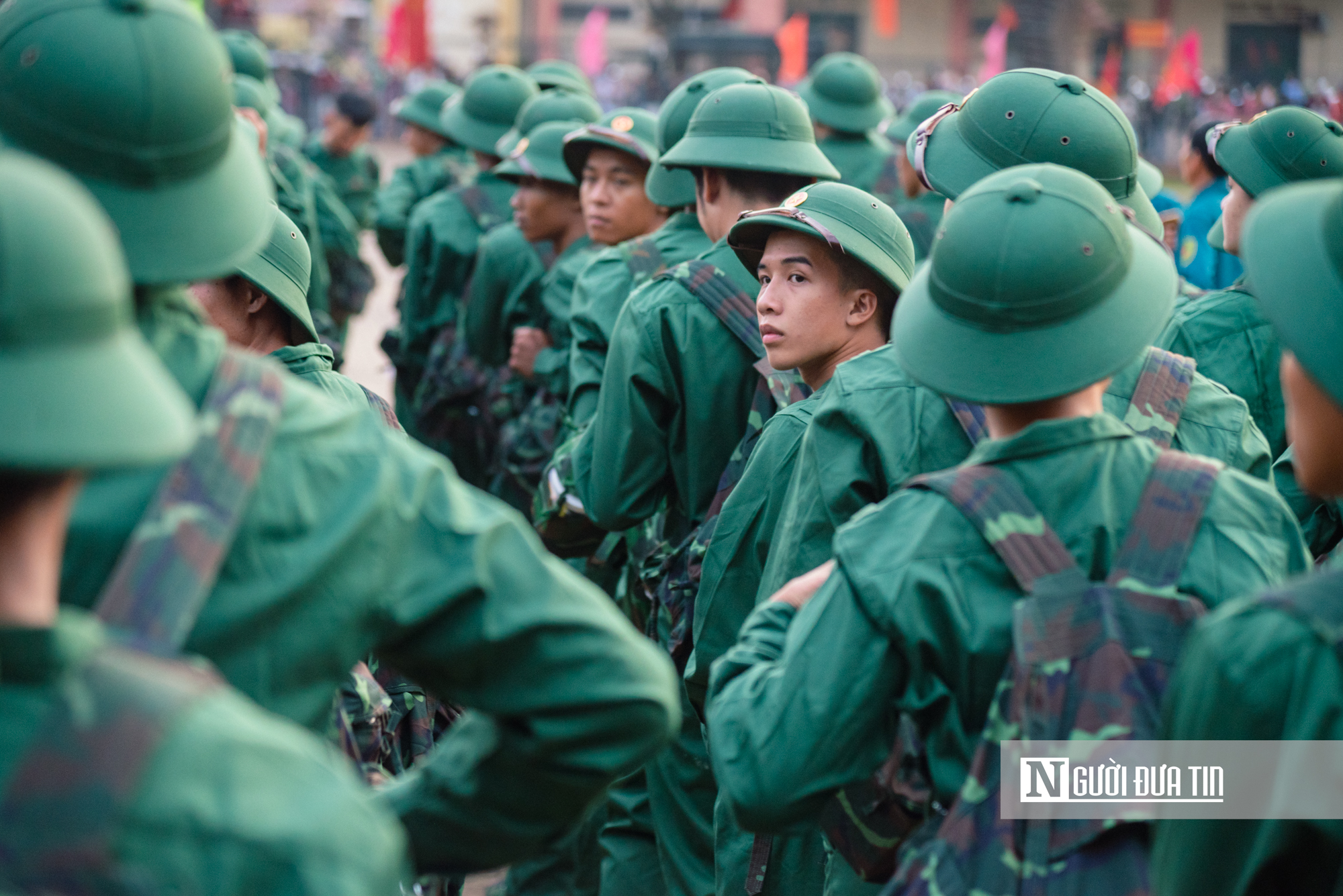 Chùm ảnh: Gia đình, bạn bè bịn rịn tiễn thanh niên lên đường nhập ngũ tại Đắk Lắk- Ảnh 19. Chùm ảnh: Gia đình, bạn bè bịn rịn tiễn thanh niên lên đường nhập ngũ tại Đắk Lắk- Ảnh 19.