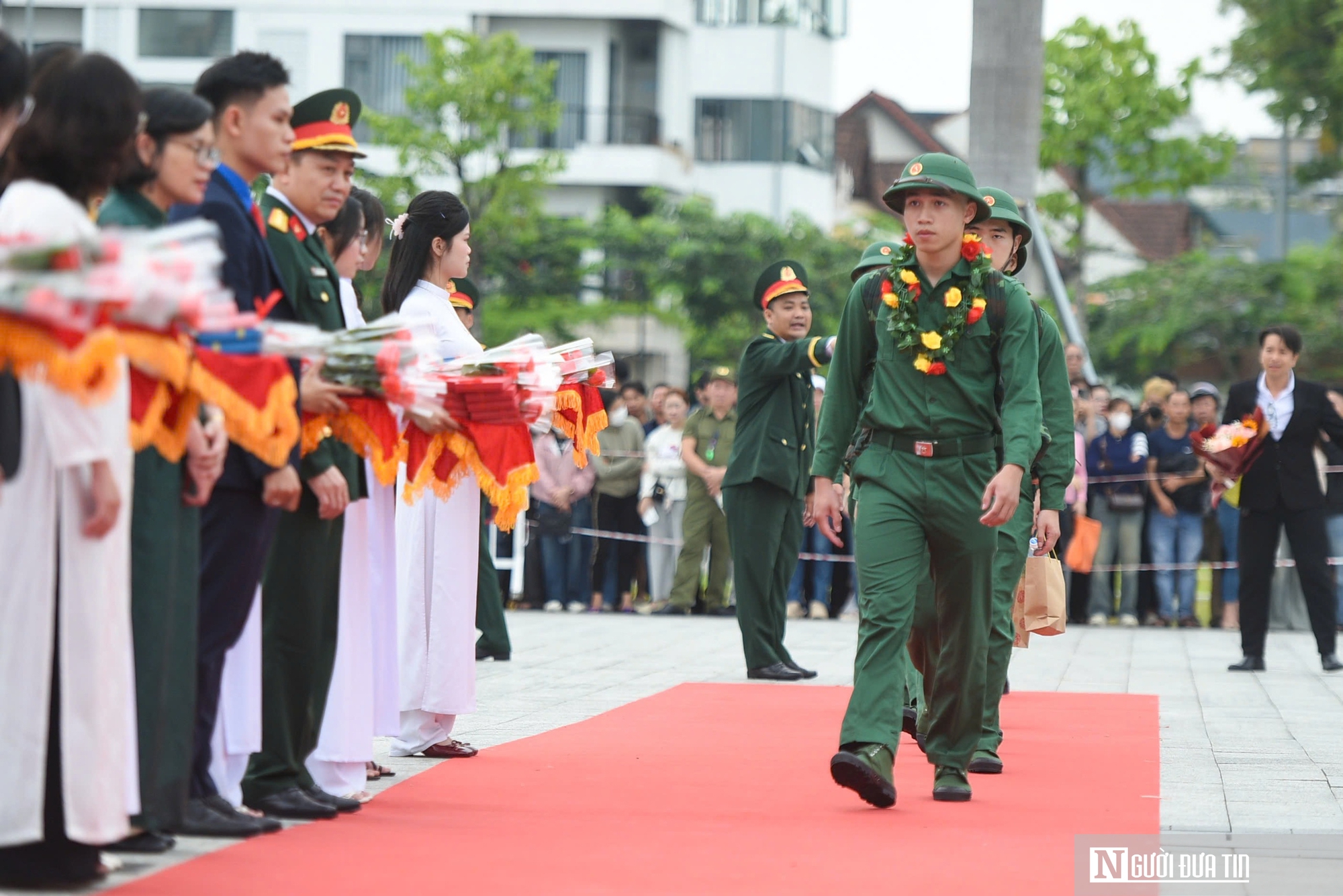 Trang trọng, xúc động ngày hội tòng quân cho hàng ngàn thanh niên Đà Nẵng- Ảnh 9. Trang trọng, xúc động ngày hội tòng quân cho hàng ngàn thanh niên Đà Nẵng- Ảnh 9.
