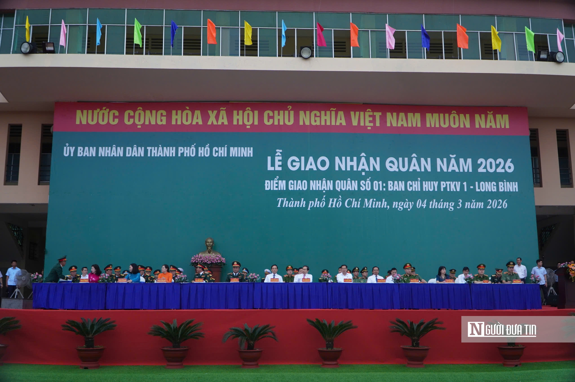 Chủ tịch Quốc hội Trần Thanh Mẫn dự lễ giao nhận quân tại Tp.HCM- Ảnh 4. Chủ tịch Quốc hội Trần Thanh Mẫn dự lễ giao nhận quân tại Tp.HCM- Ảnh 4.