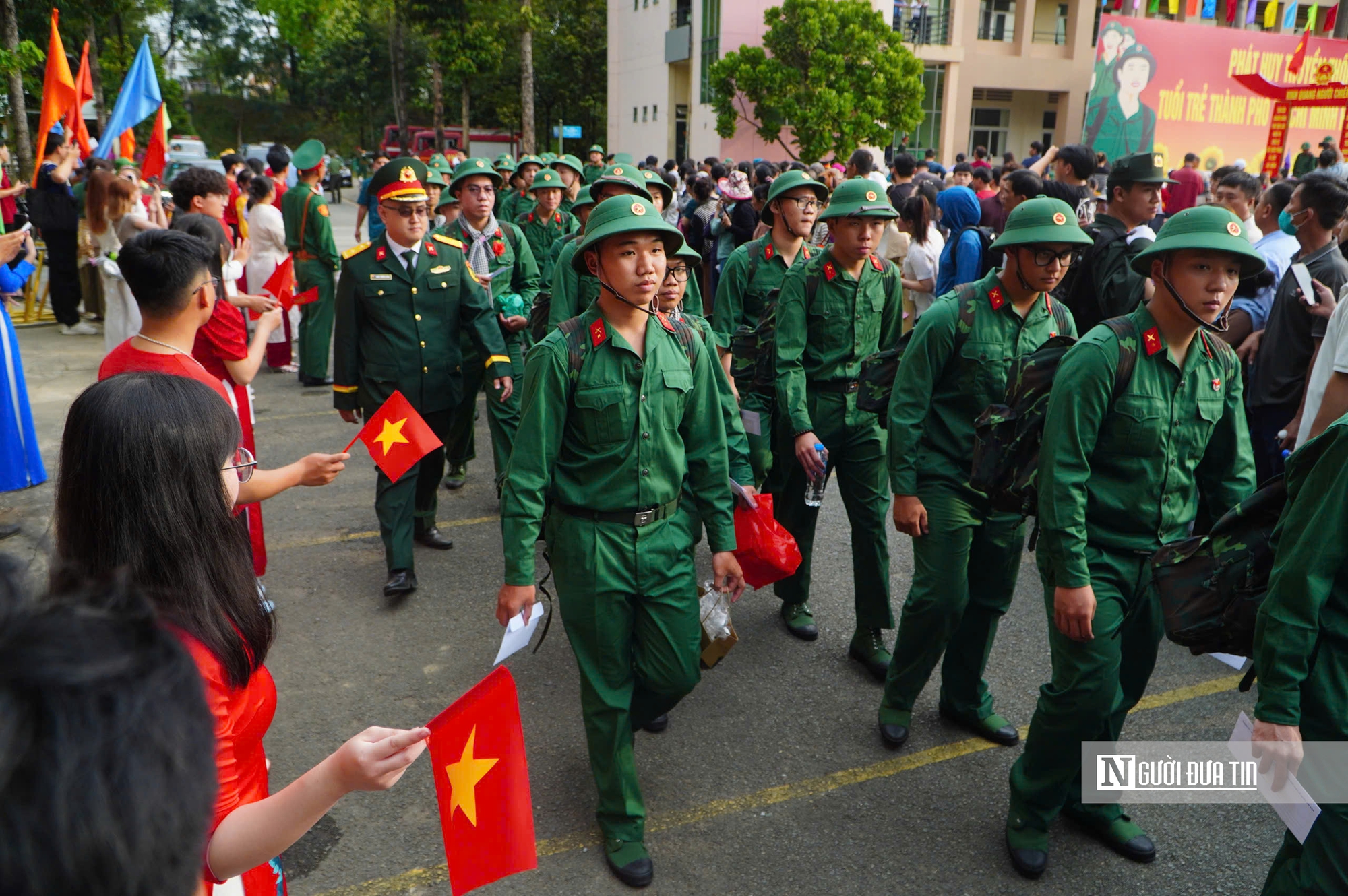 Chủ tịch Quốc hội Trần Thanh Mẫn dự lễ giao nhận quân tại Tp.HCM- Ảnh 14. Chủ tịch Quốc hội Trần Thanh Mẫn dự lễ giao nhận quân tại Tp.HCM- Ảnh 14.