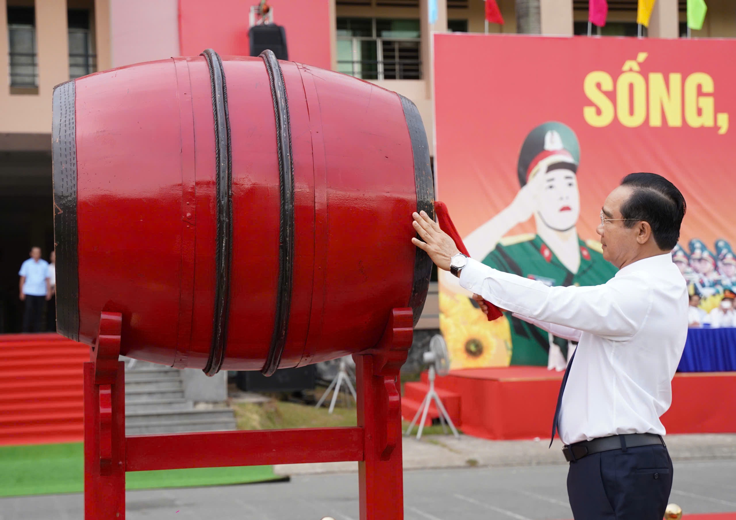 Chủ tịch Quốc hội Trần Thanh Mẫn dự lễ giao nhận quân tại Tp.HCM- Ảnh 8. Chủ tịch Quốc hội Trần Thanh Mẫn dự lễ giao nhận quân tại Tp.HCM- Ảnh 8.