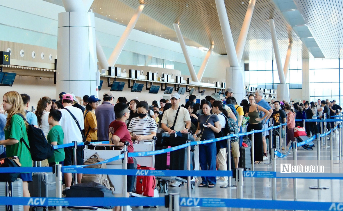 Tour Trung Đông đồng loạt tạm dừng, doanh nghiệp khẩn trương ứng phó - Ảnh 1.