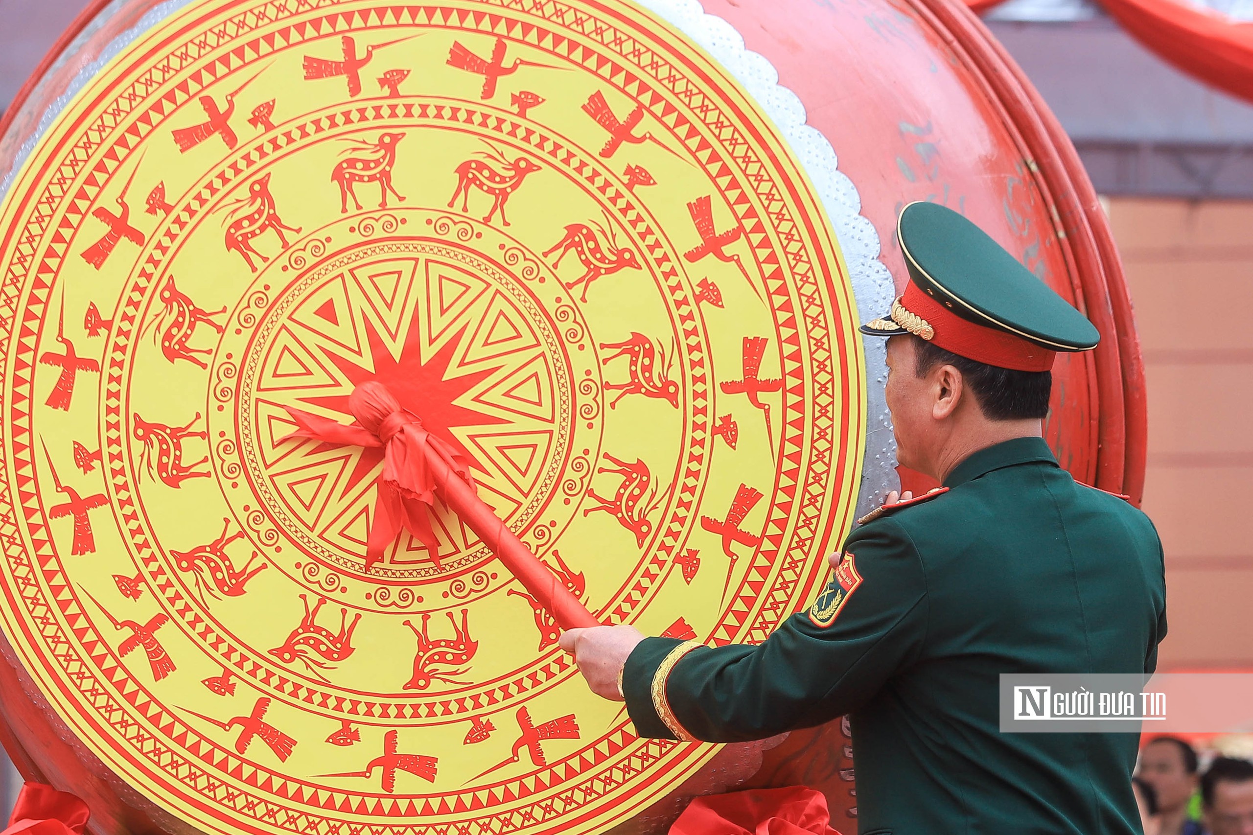 Bí thư Hà Nội tặng hoa, động viên 440 tân binh lên đường nhập ngũ- Ảnh 8. Bí thư Hà Nội tặng hoa, động viên 440 tân binh lên đường nhập ngũ- Ảnh 8.