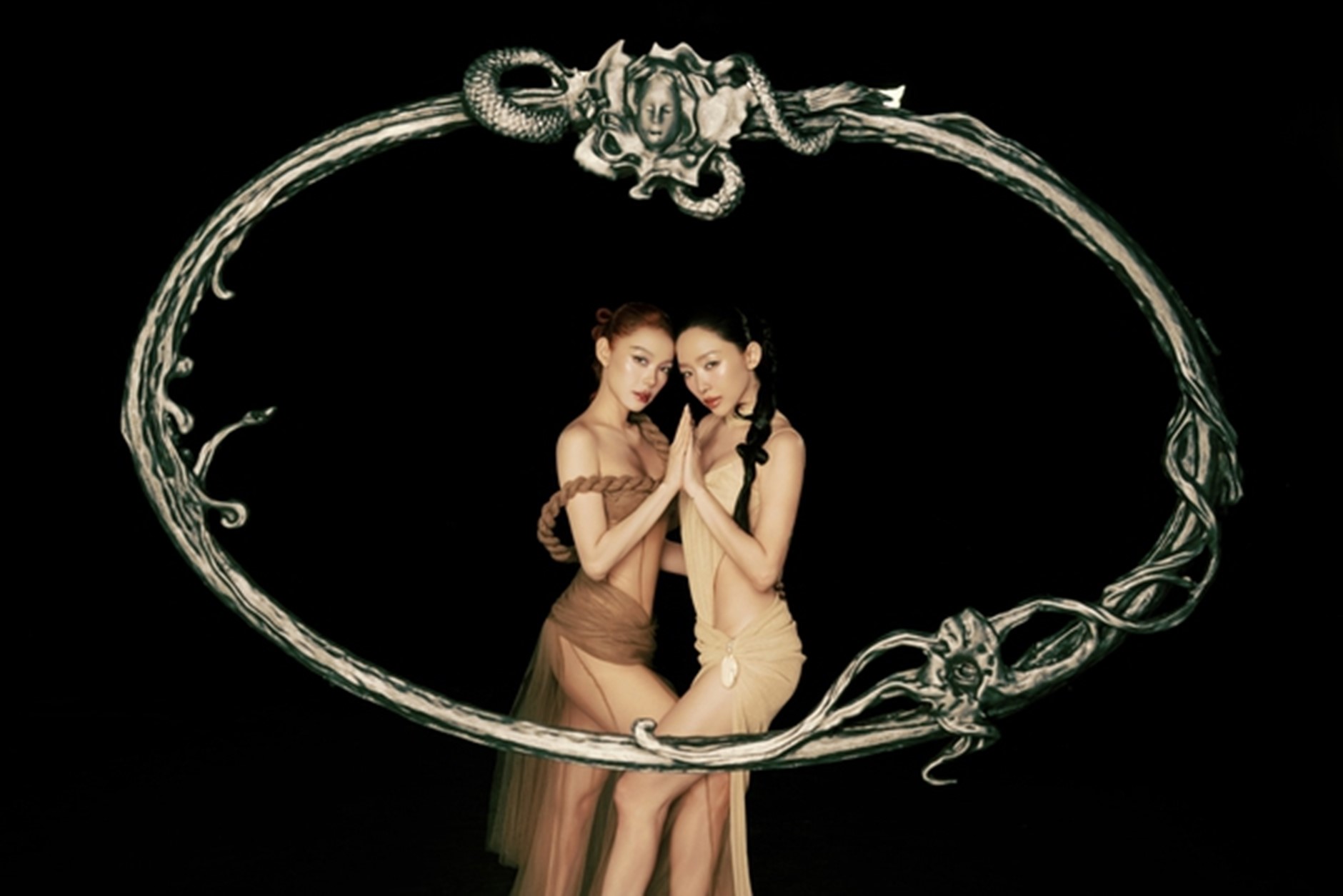 2 chị đẹp đình đám của showbiz Việt: Đánh dấu cú bắt tay bằng MV "Hoa hồng ai vun trồng" - Ảnh 4.